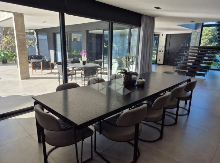 Casa de 5 suites con cocina abierta y 4 plazas de parking — photo 3