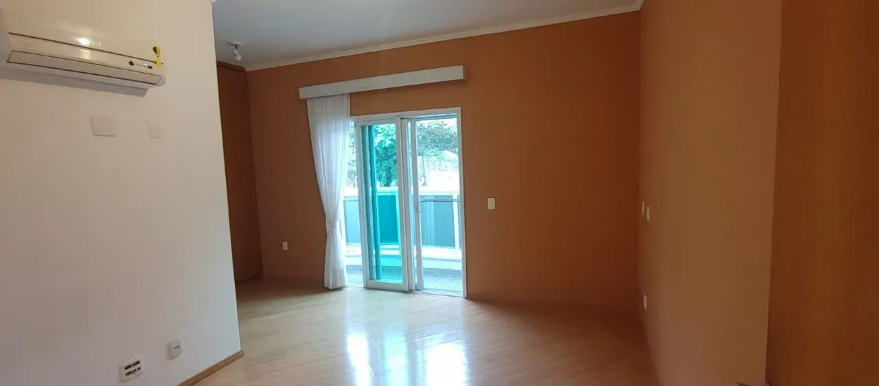 Apartamento sem mobília com 4 quartos e 5 banheiros — photo 11