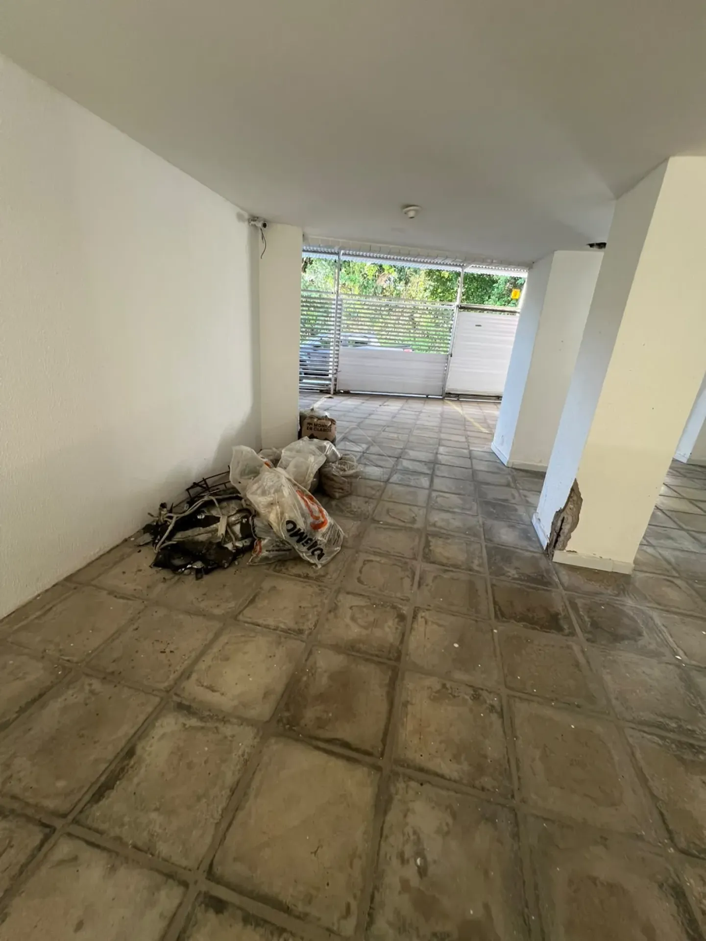 1-bedroom apartment with a closed kitchen and 2 parking — photo 9