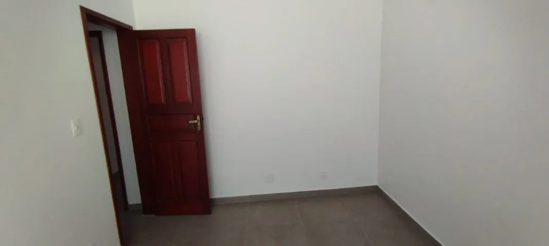 Unfurnished 3-bedroom apartment with balcony — photo 14