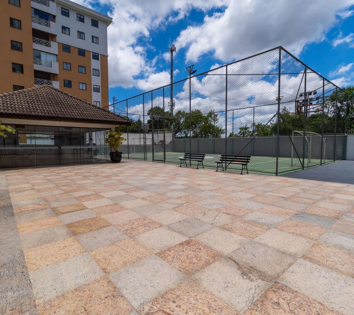 3-bedroom apartment with a grill on the balcony — photo 20