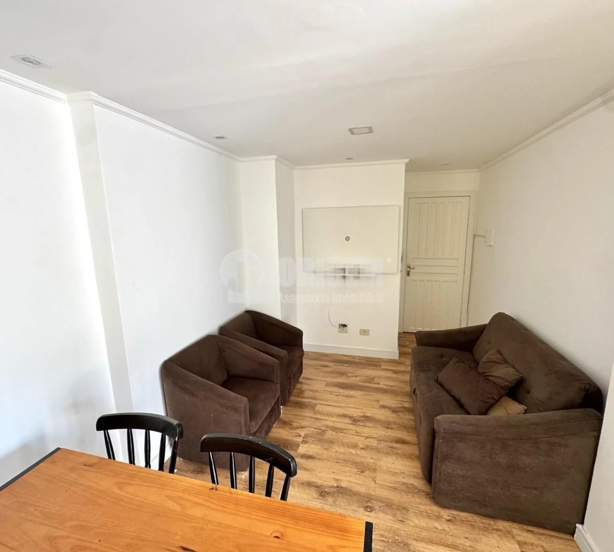Дерев'яна підлога або ламінат та 1 спальня: квартира 43 м² — photo 6