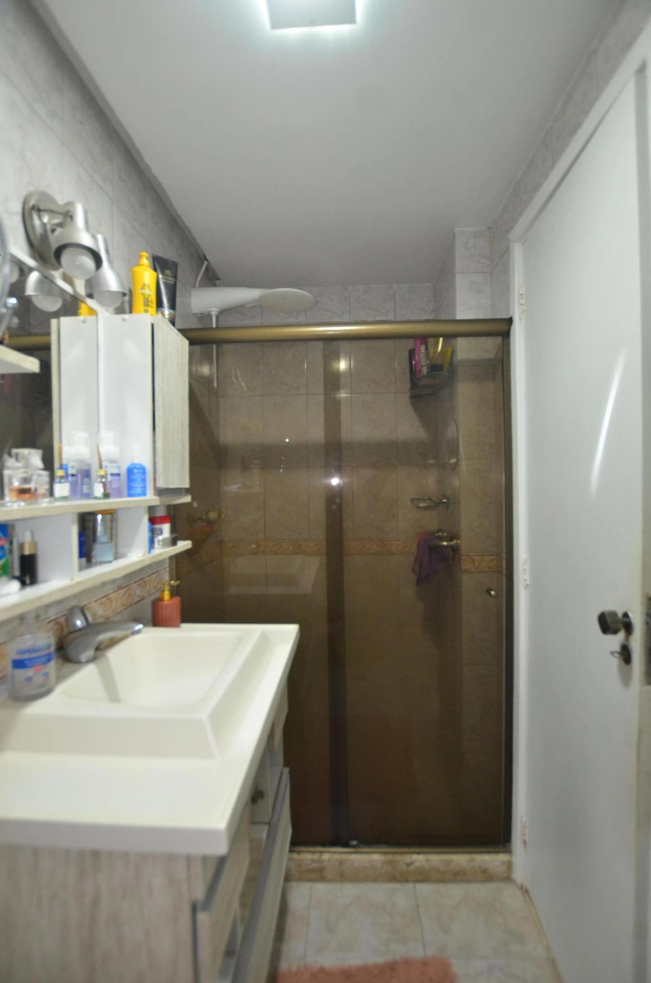 Furnished apartment, 126 m², with a grill on the balcony — photo 37