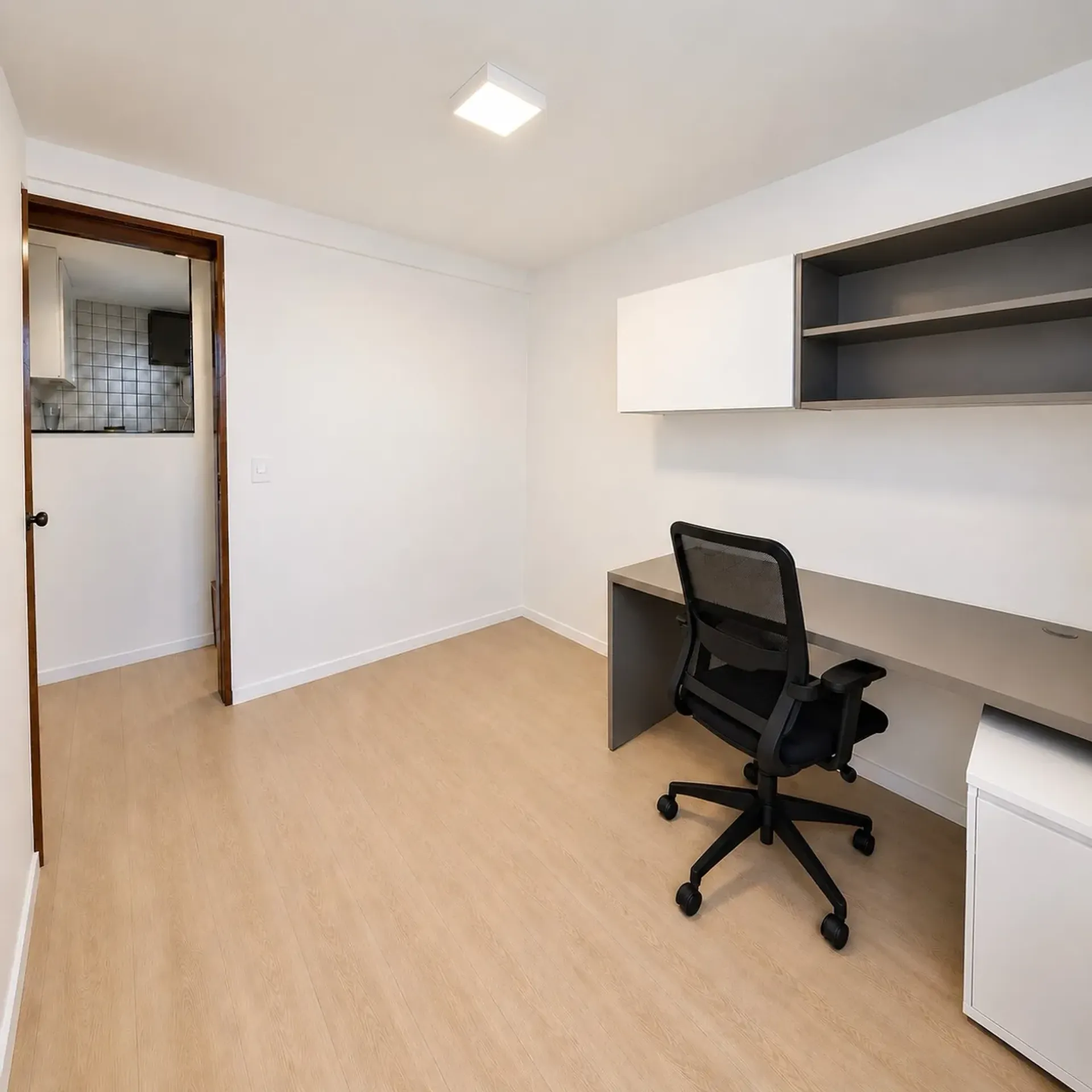 3-bedroom apartment with a washing machine — photo 10