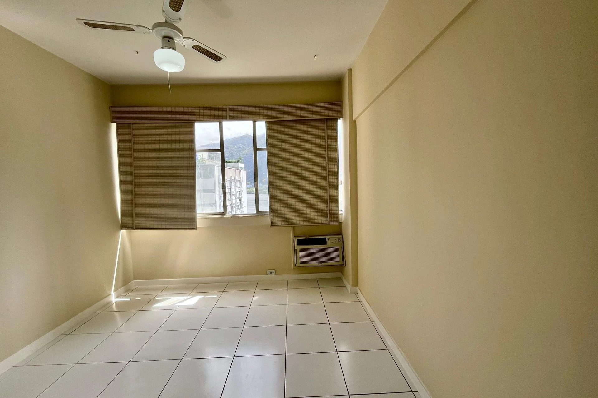 Unfurnished 2-bedroom rental apartment with 2 baths — photo 4