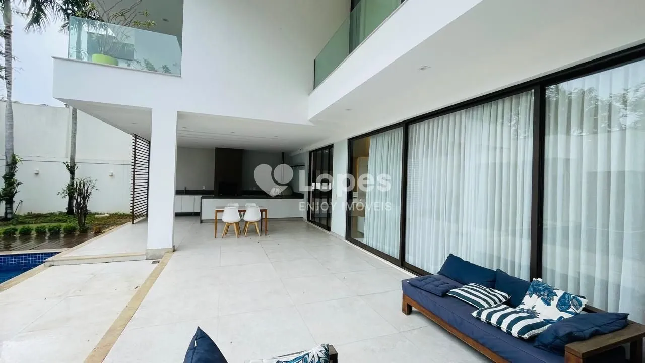 Furnished house with 5 en-suite bedrooms 600 m²