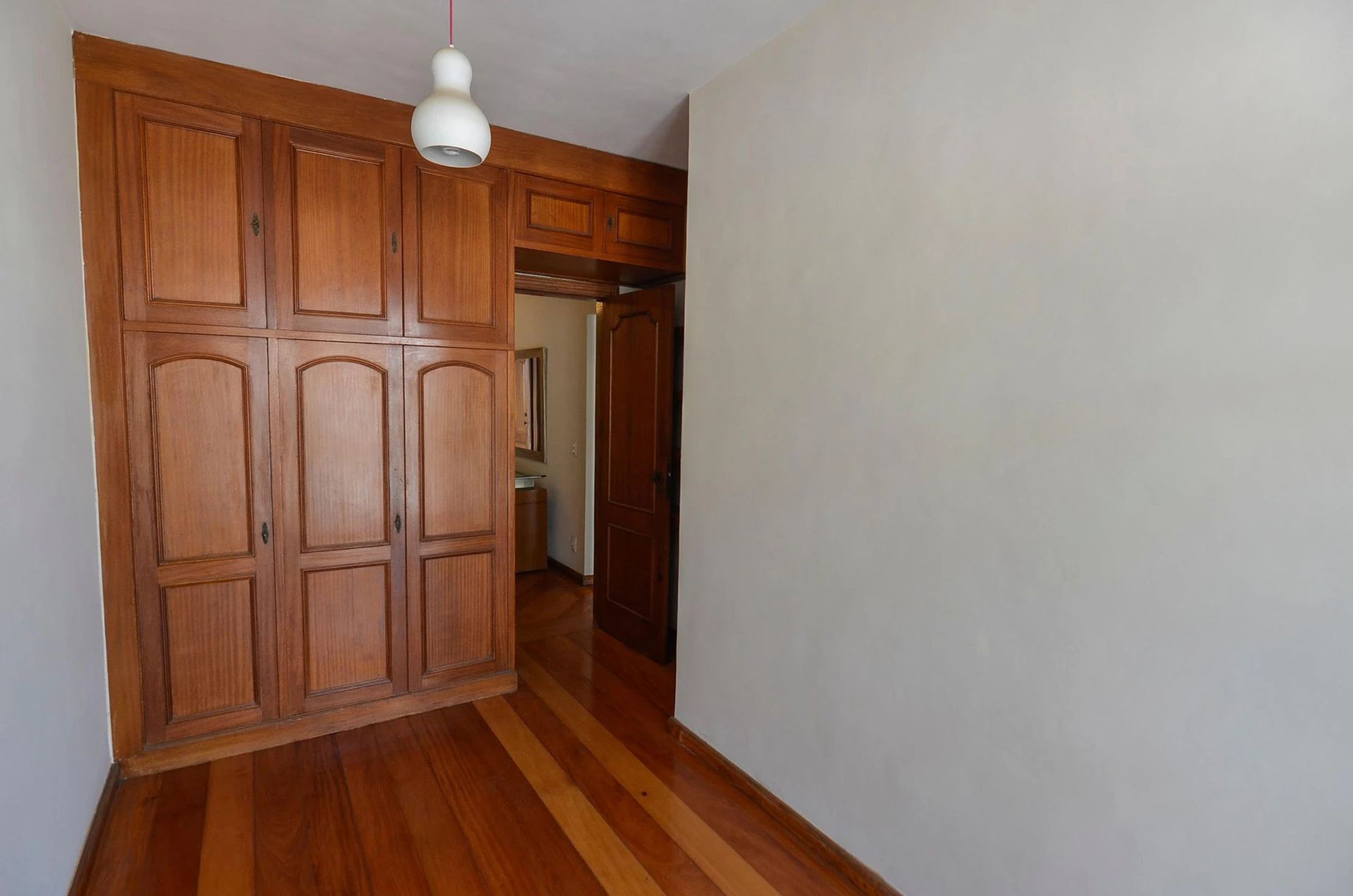 Unfurnished apartment with 3 bedrooms and 2 parking spots — photo 3