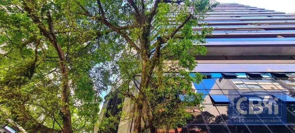 2-bedroom apartment in a building with a pool — photo 24