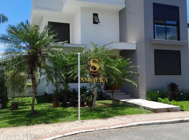 425 m² house with open-plan gas kitchen and 4 bedrooms — photo 3