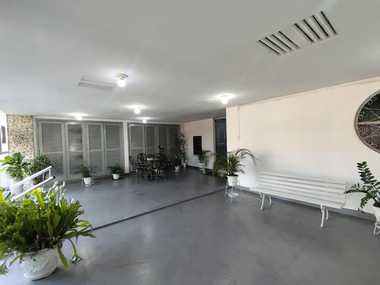 Unfurnished apartment with 2 bedrooms and a washing machine — photo 11