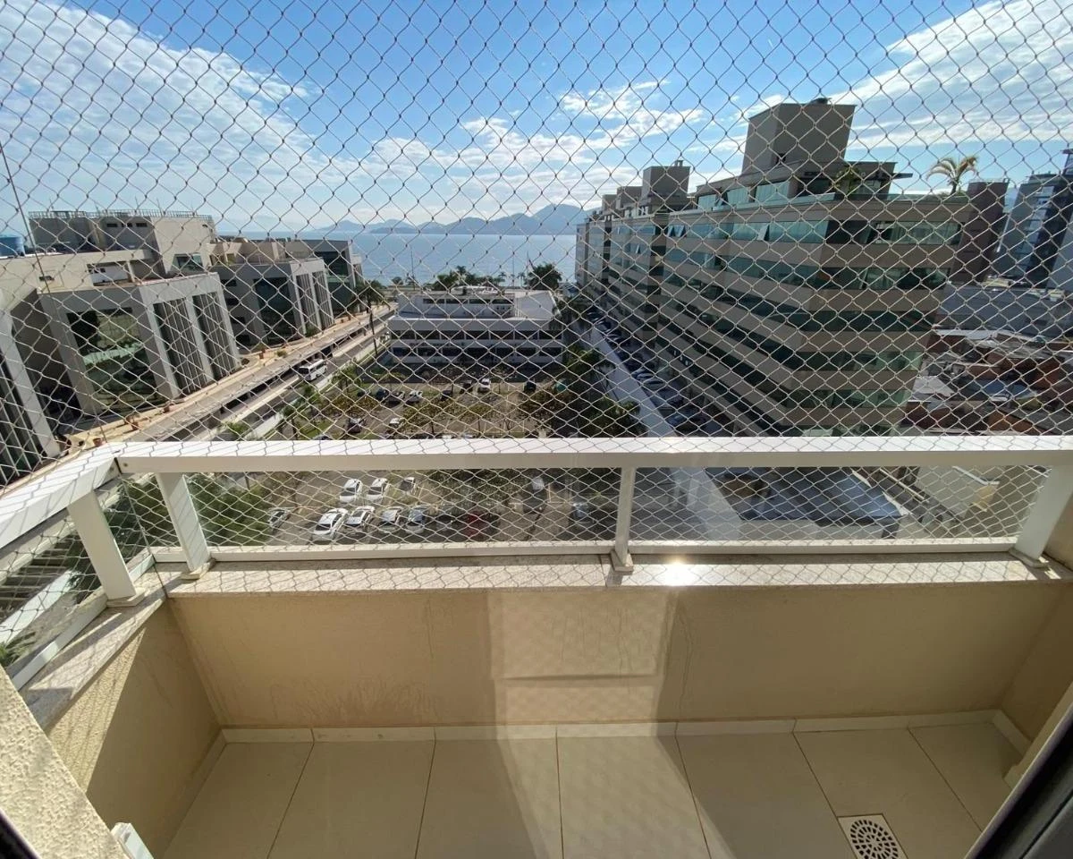 3-bedroom apartment with a water view — photo 20
