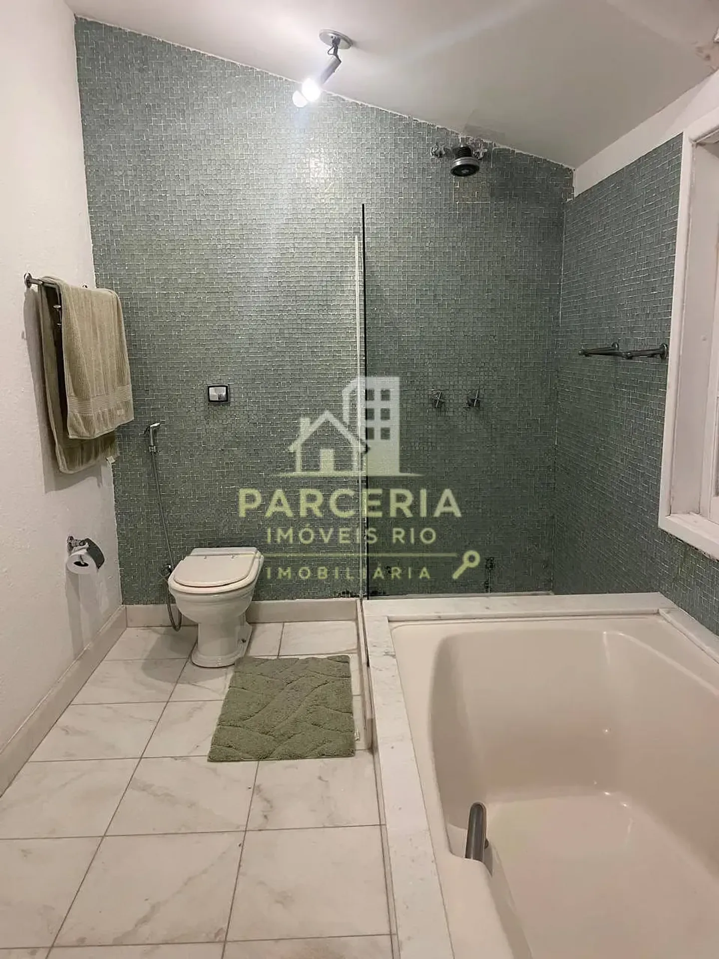 Casa mobiliada com 5 quartos e área de piscina compartilhada — photo 32