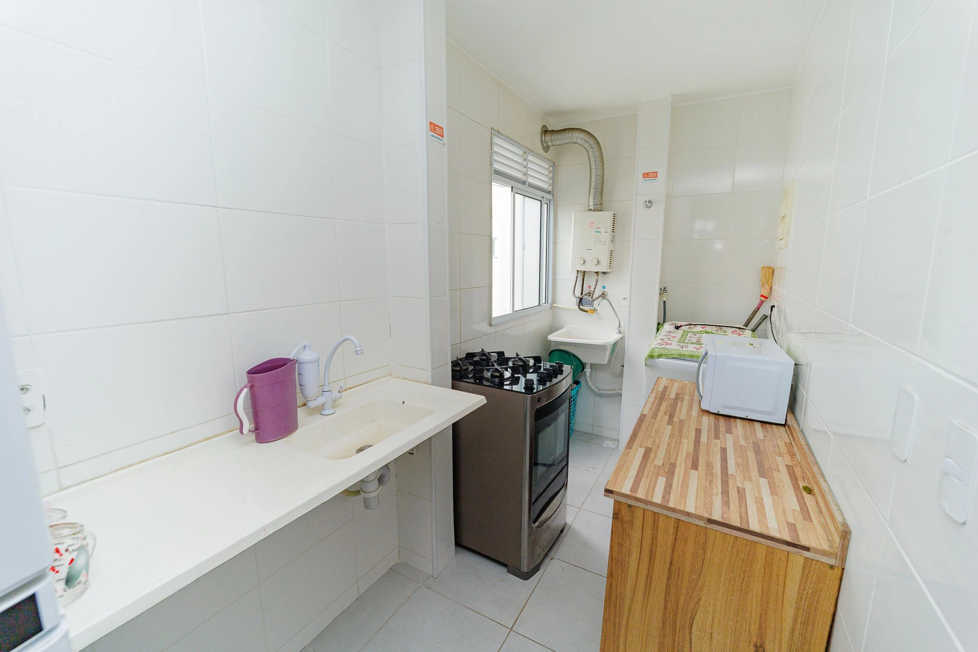 Glass-enclosed balcony in a 2-bedroom apartment, 44 m² — photo 3