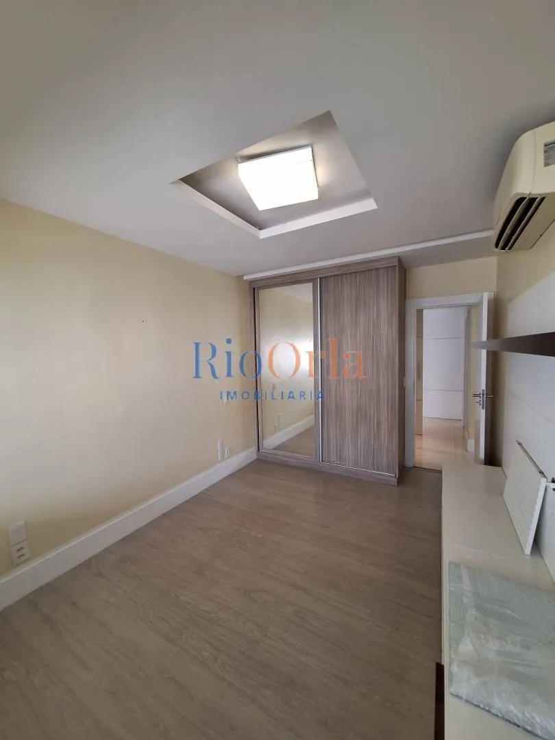 Unfurnished apartment with 4 bedrooms and 5 bathrooms — photo 45