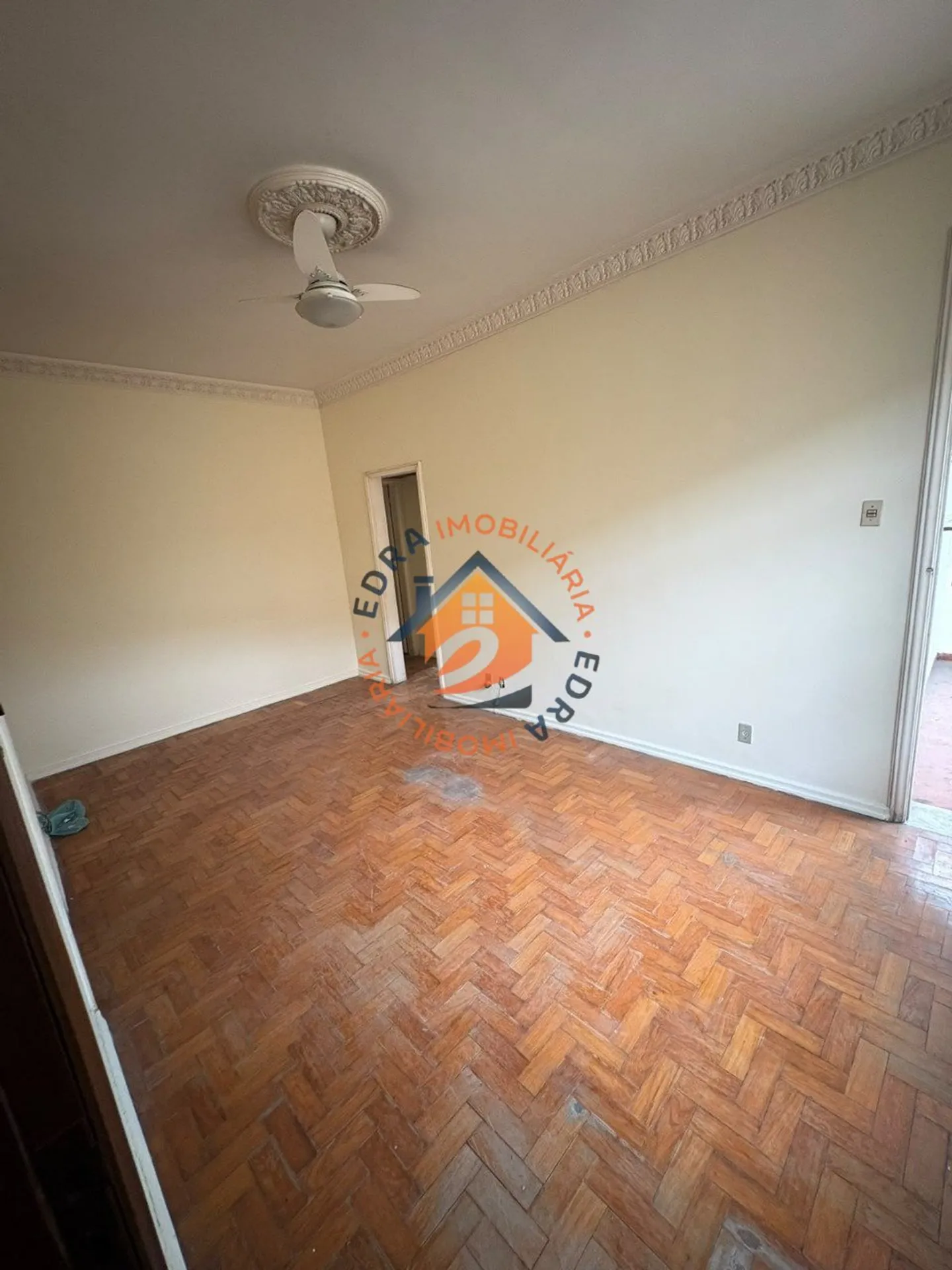 Apartamento com piso de madeira ou laminado, Bonsucesso — photo 2