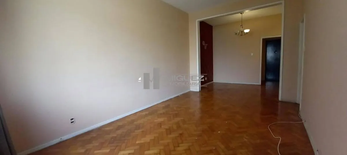 Apartamento no 1º andar com piso de madeira ou laminado — photo 9