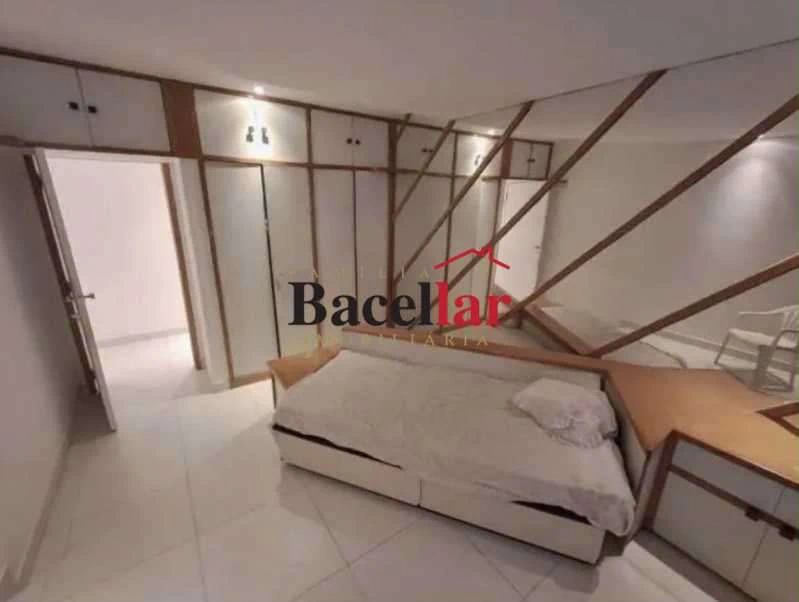 Apartamento mobiliado com 4 quartos e 300 m² — photo 2