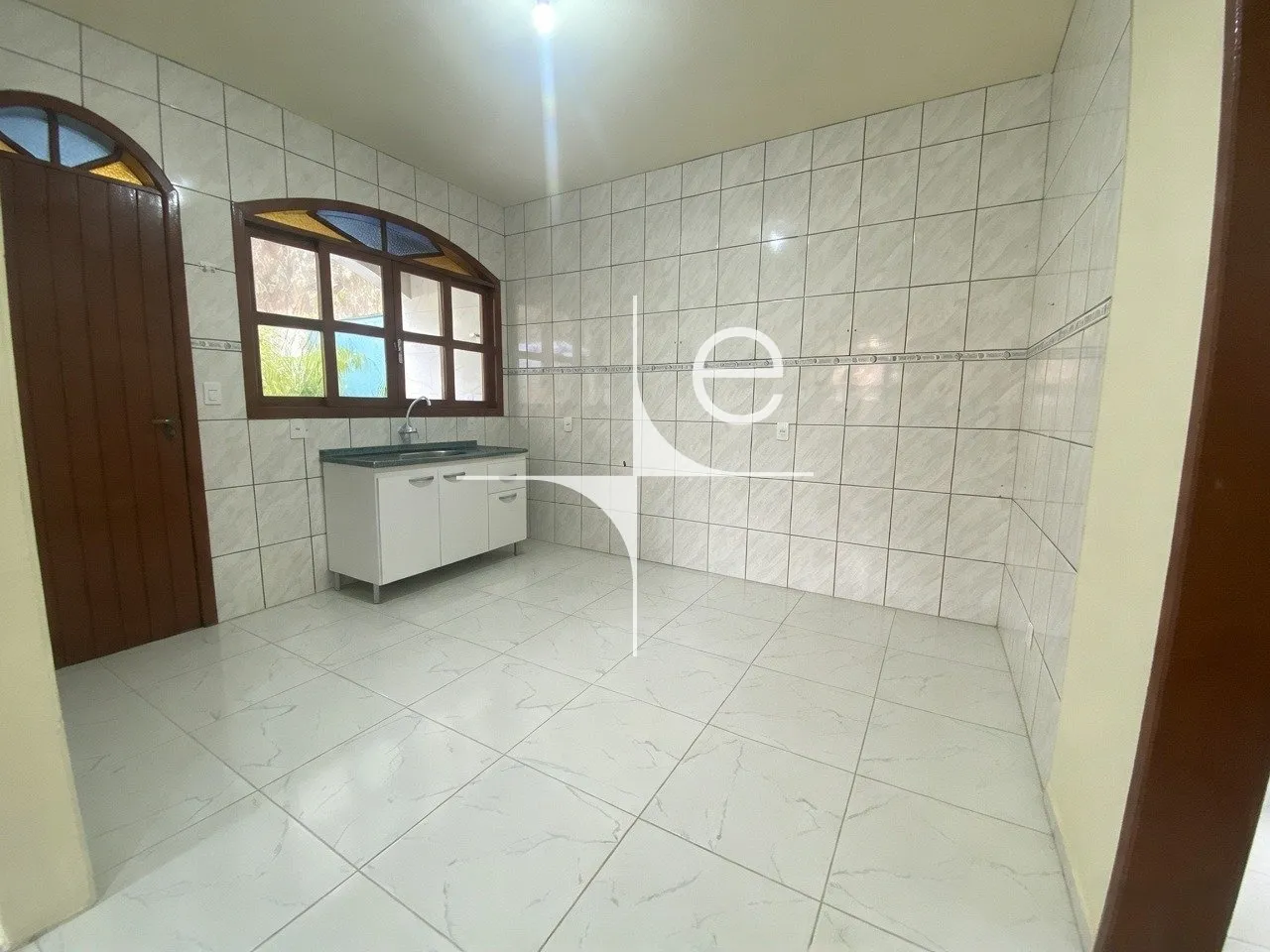 2 quartos e jardim: casa de 75 m²