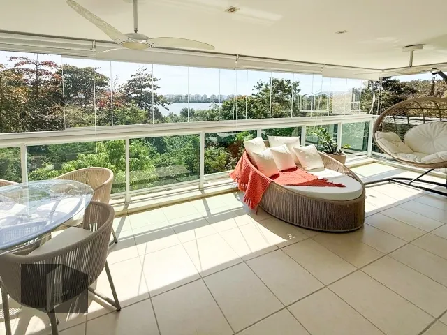 Unfurnished apartment with 4 bedrooms and open-plan kitchen — photo 6