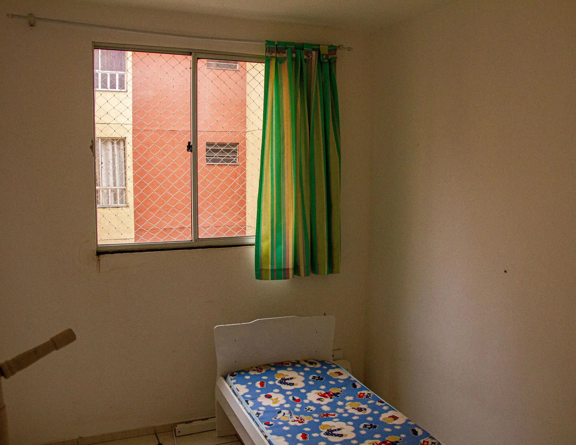 Unfurnished 2-bedroom apartment with pets allowed