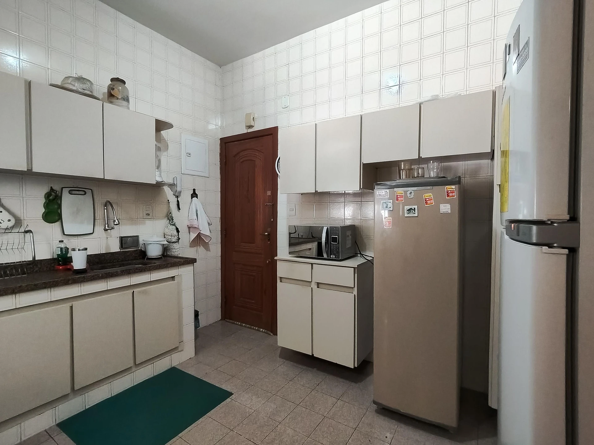 Furnished 3-bedroom apartment with 2 bathrooms — photo 22