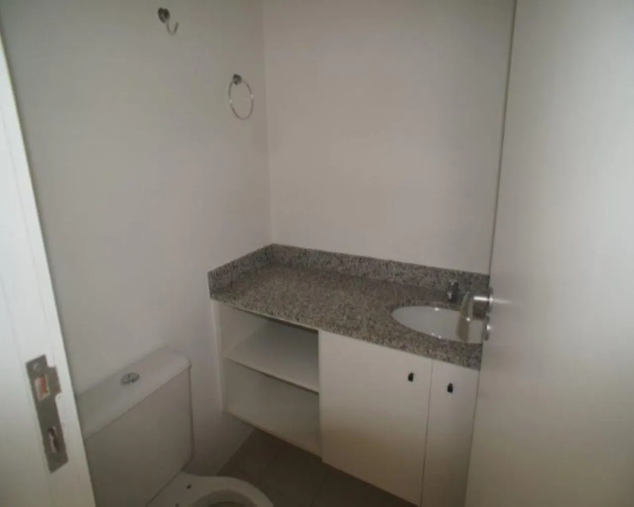 2-bedroom apartment with a mountain view — photo 9