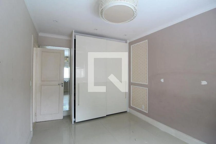 House, 475 m², with floor-to-ceiling windows — photo 16