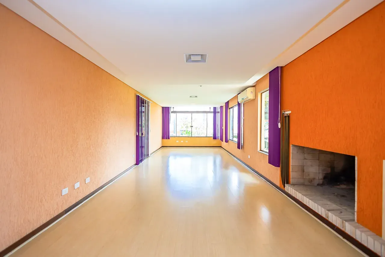 Furnished house with 5 bedrooms and 470 m² — photo 55