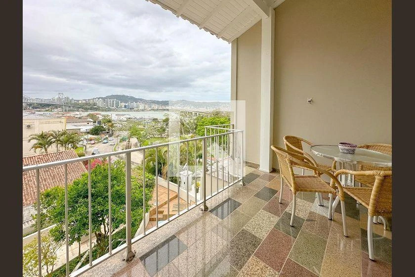 Furnished house, 250 m², with a bathtub — photo 20