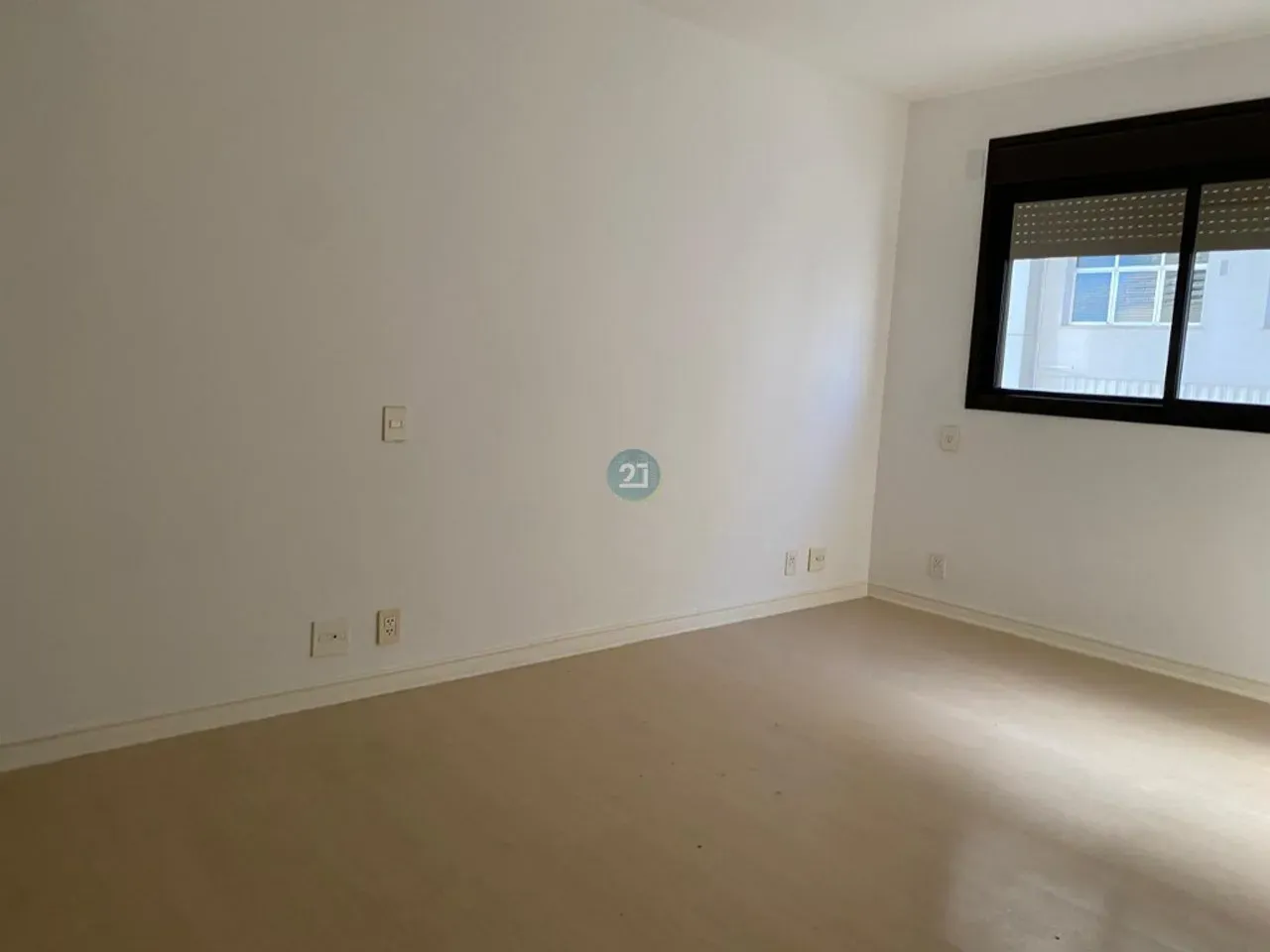 Apartamento de 230 m² con 3 suites y despacho — photo 4