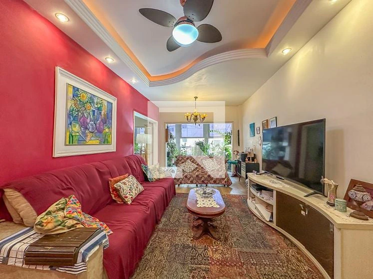 Apartment, 206 m², with a glass-enclosed balcony