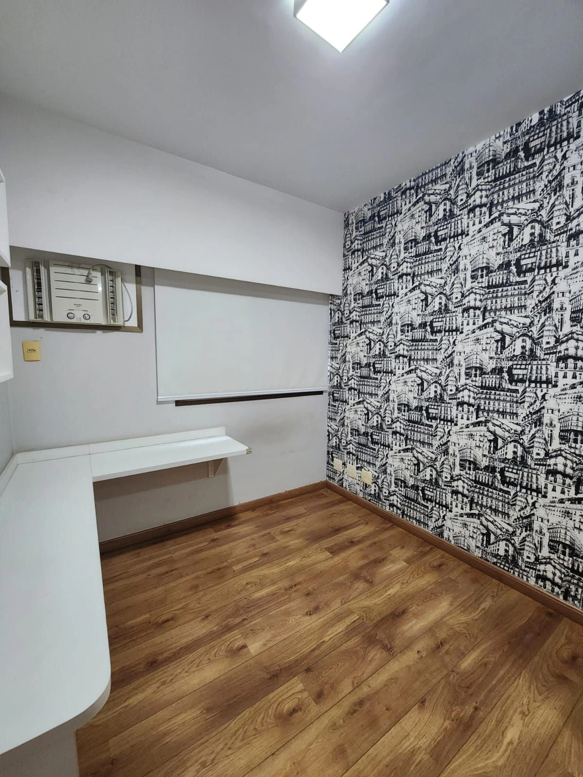 110 m² apartment with an open-plan kitchen and balcony — photo 10