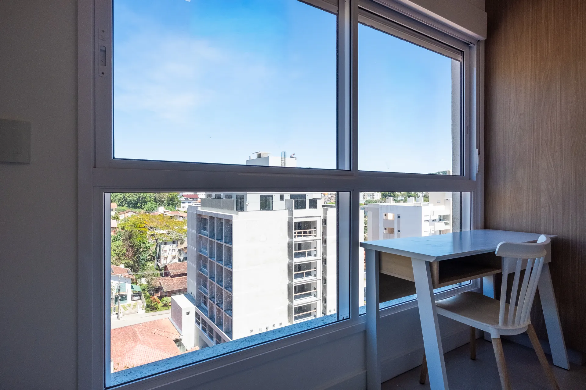 Furnished studio, 35 m², with floor-to-ceiling windows — photo 8