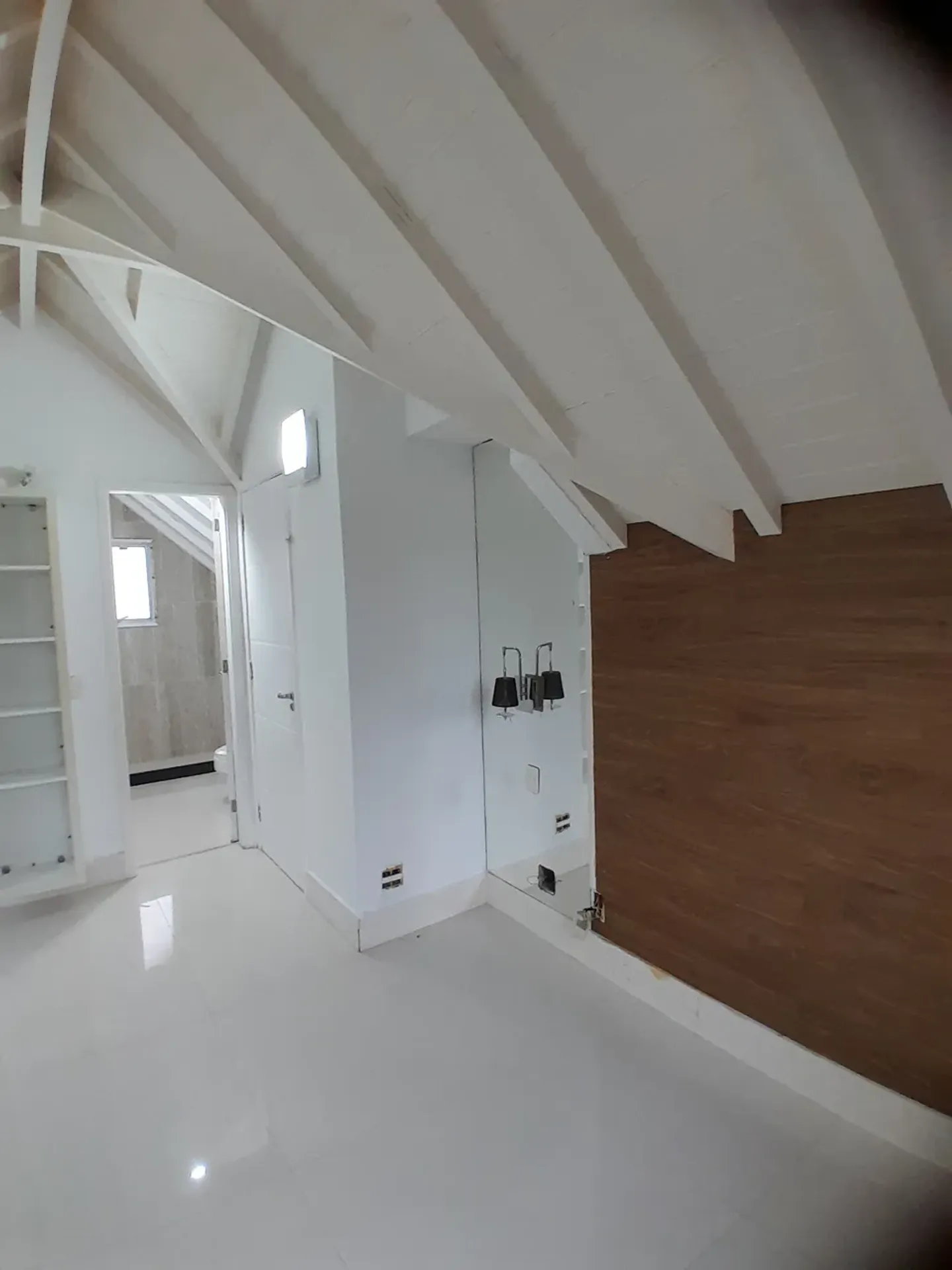 House with 4 en-suite bedrooms and 3 parking spots — photo 45