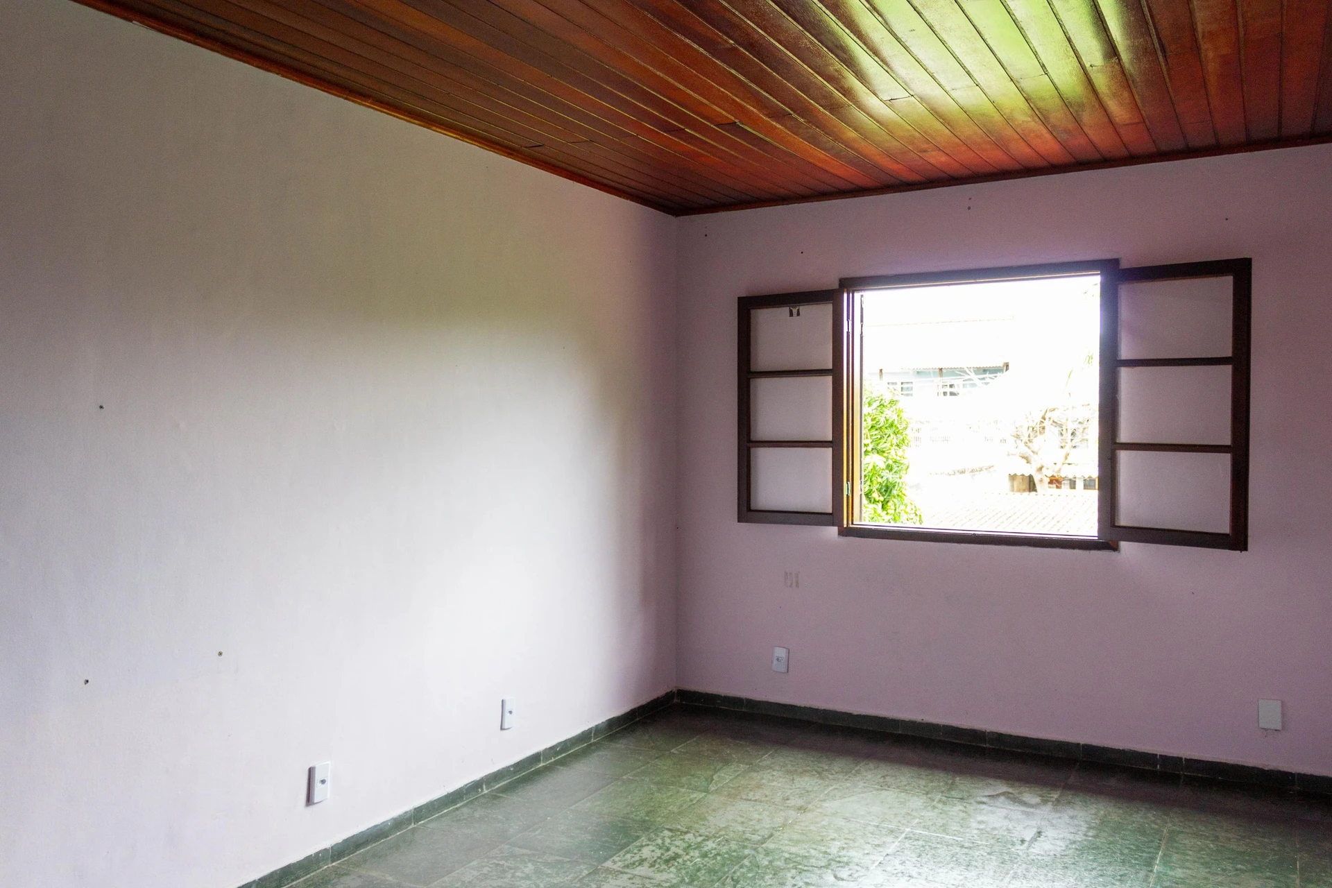 Casa de 3 dormitorios con bañera — photo 35