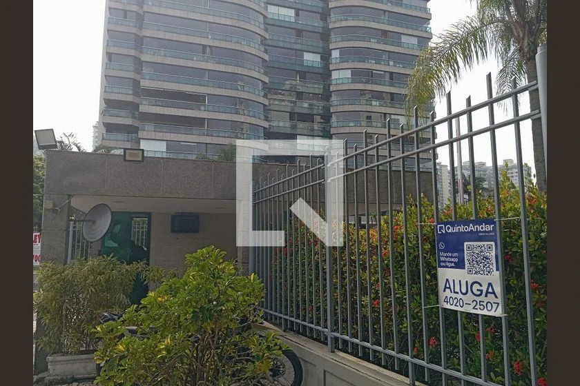 250 m² apartment with 4 bedrooms and 3 parking spots — photo 47