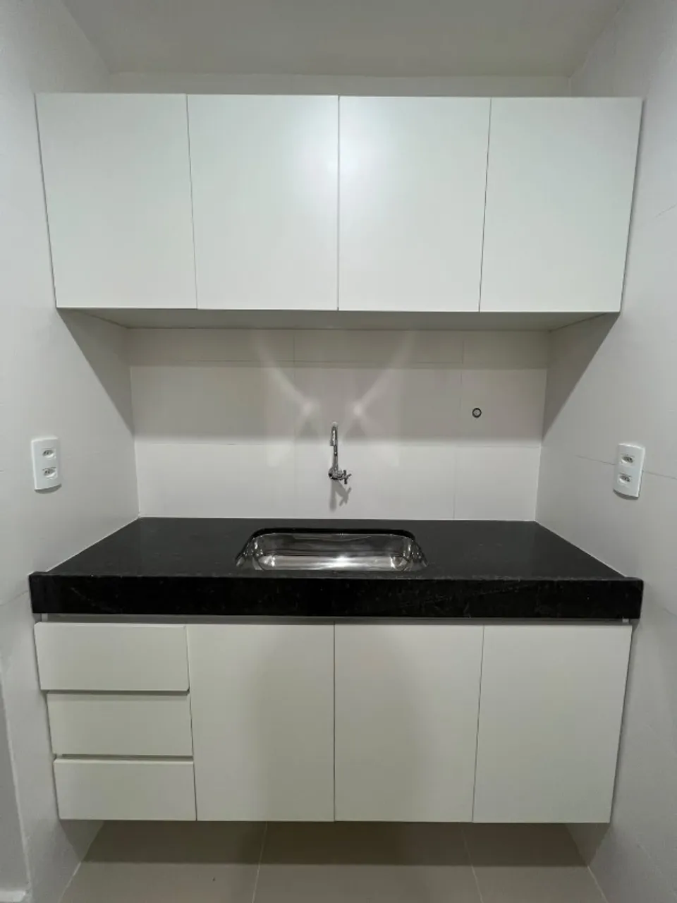 2-bedroom apartment in a building with a gym — photo 5
