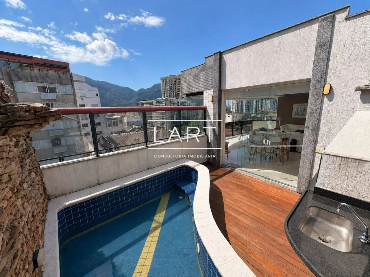 Furnished apartment, 220 m², with floor-to-ceiling windows — photo 23