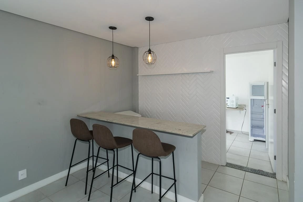 2-bedroom apartment in a building with a gym — photo 29