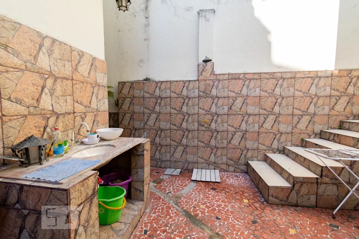 Furnished 4-bedroom house with private garden — photo 69