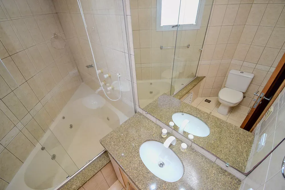 Furnished apartment with 3 bedrooms and 115 m² — photo 10