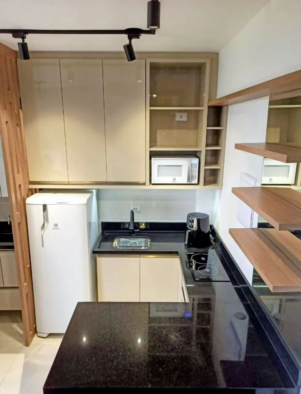 Furnished 1-bedroom apartment with a balcony — photo 4