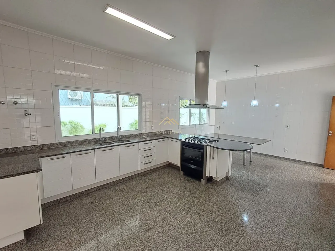 Casa em condomínio fechado com 6 quartos e 13 banheiros — photo 49