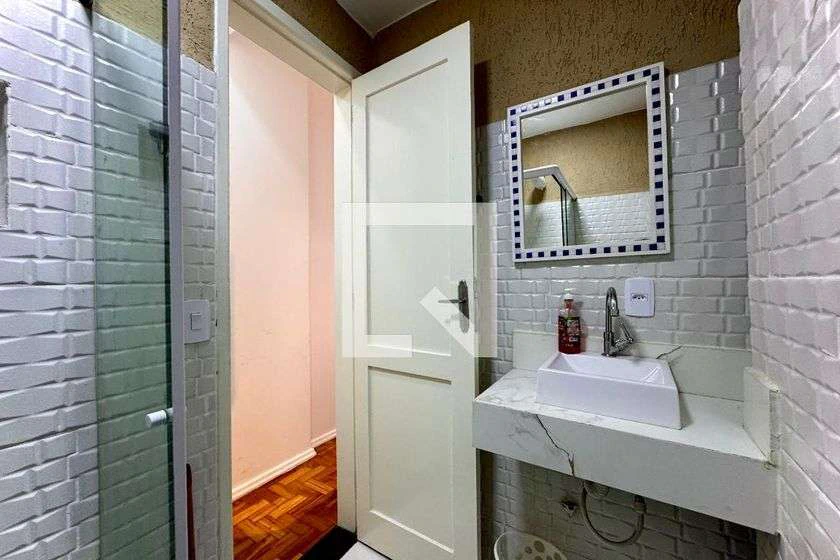 Furnished 24 m² studio with 1 bedroom and 1 bathroom — photo 17