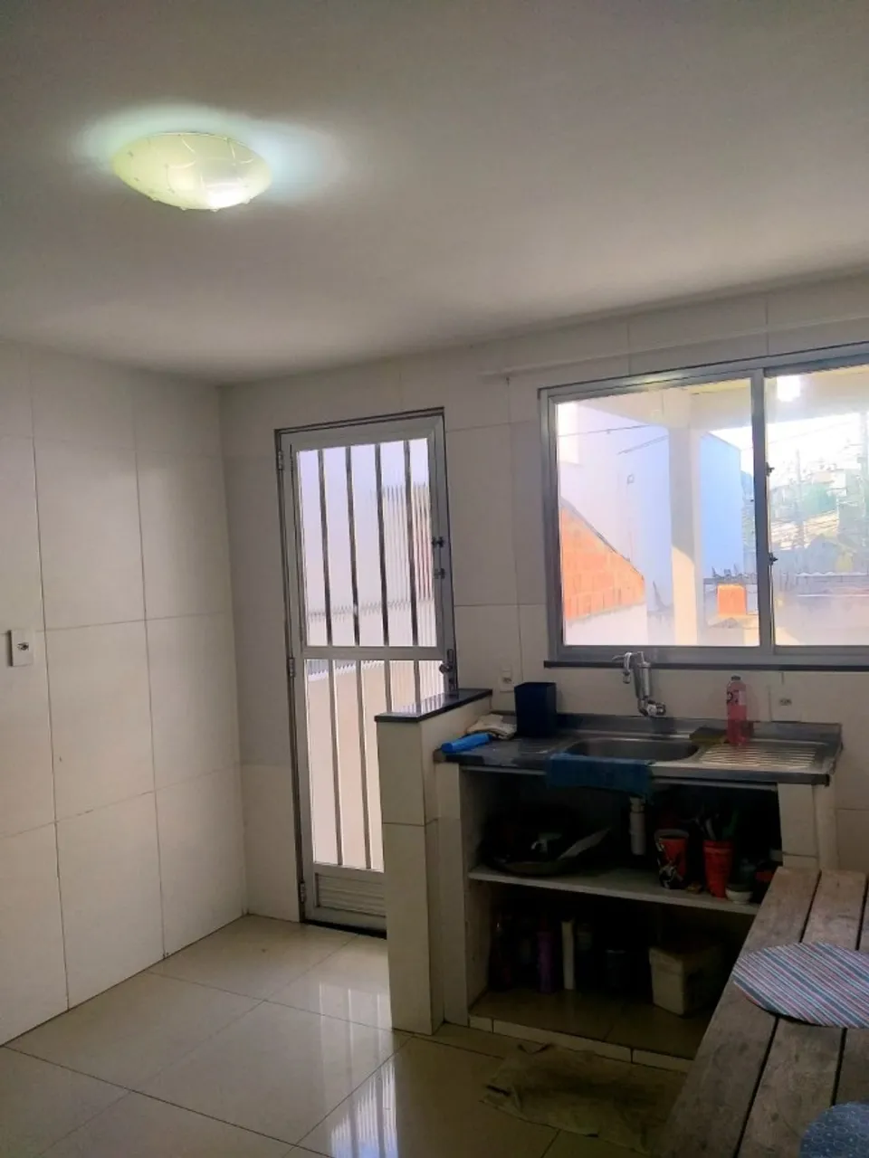 Furnished house for rent with 2 bedrooms and 1 bathroom — photo 2