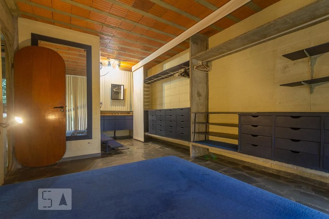 Condo house with 4 bedrooms and 400 m² — photo 31