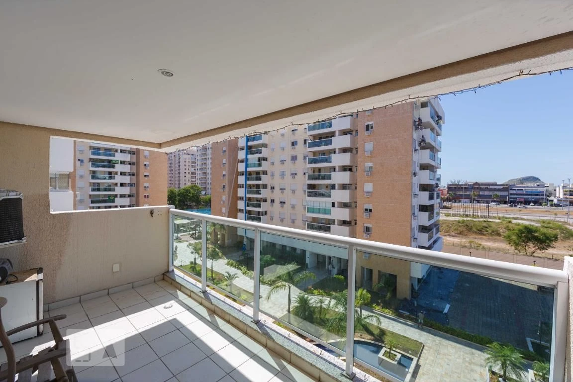 Furnished 3-bedroom apartment with private BBQ — photo 10