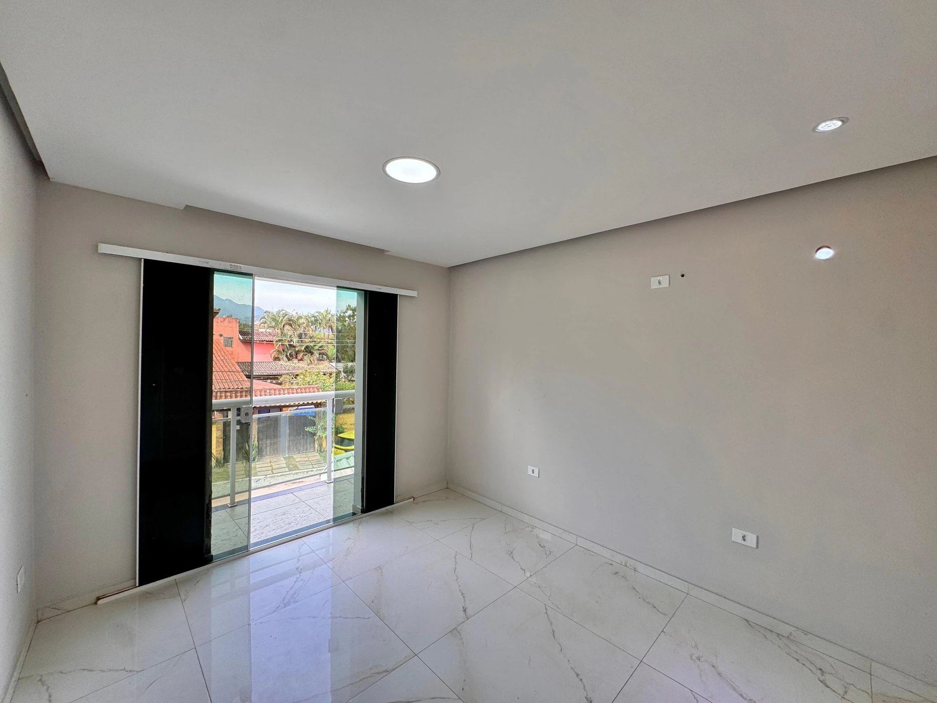 3-bedroom house with a walk-in closet in Rio de Janeiro — photo 30
