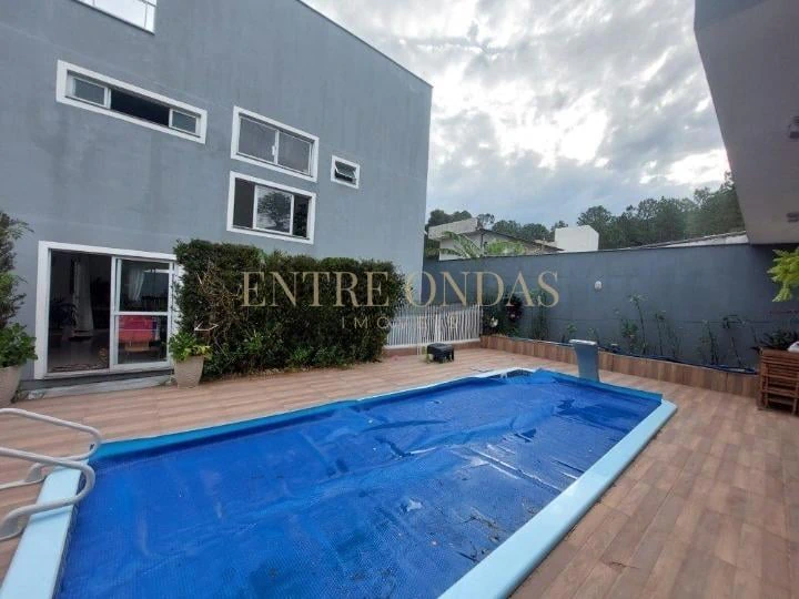 465 m² house with 4 bedrooms and 7 bathrooms — photo 11