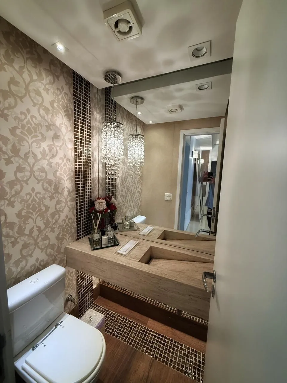 Furnished apartment with 4 bedrooms and 5 bathrooms — photo 13